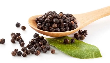 What are the health benefits of piperine?